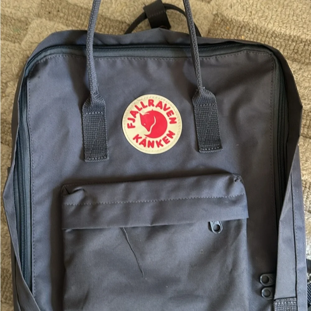 Fjallraven Gray Kånken Backpack Classic Design - Picture 2 of 5